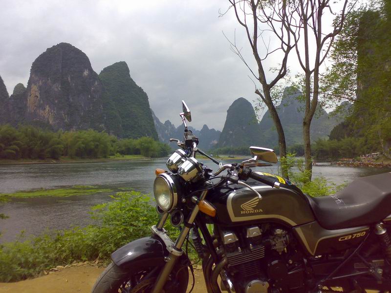 深圳南山出CB750一台14000元