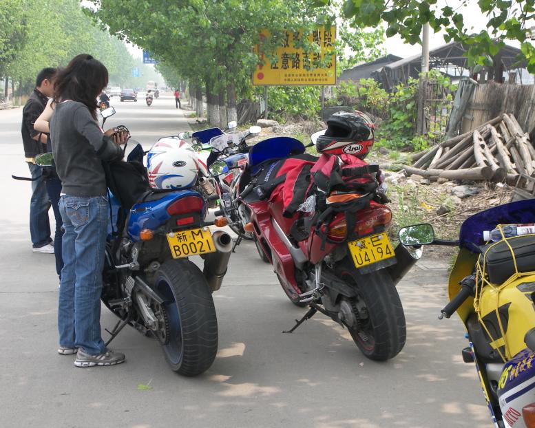 春游新PP＋降价，广东梅州市24800元出售99VFR800电喷旅行车
