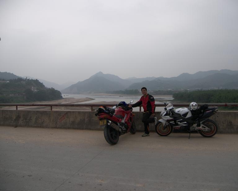 春游新PP＋降价，广东梅州市24800元出售99VFR800电喷旅行车