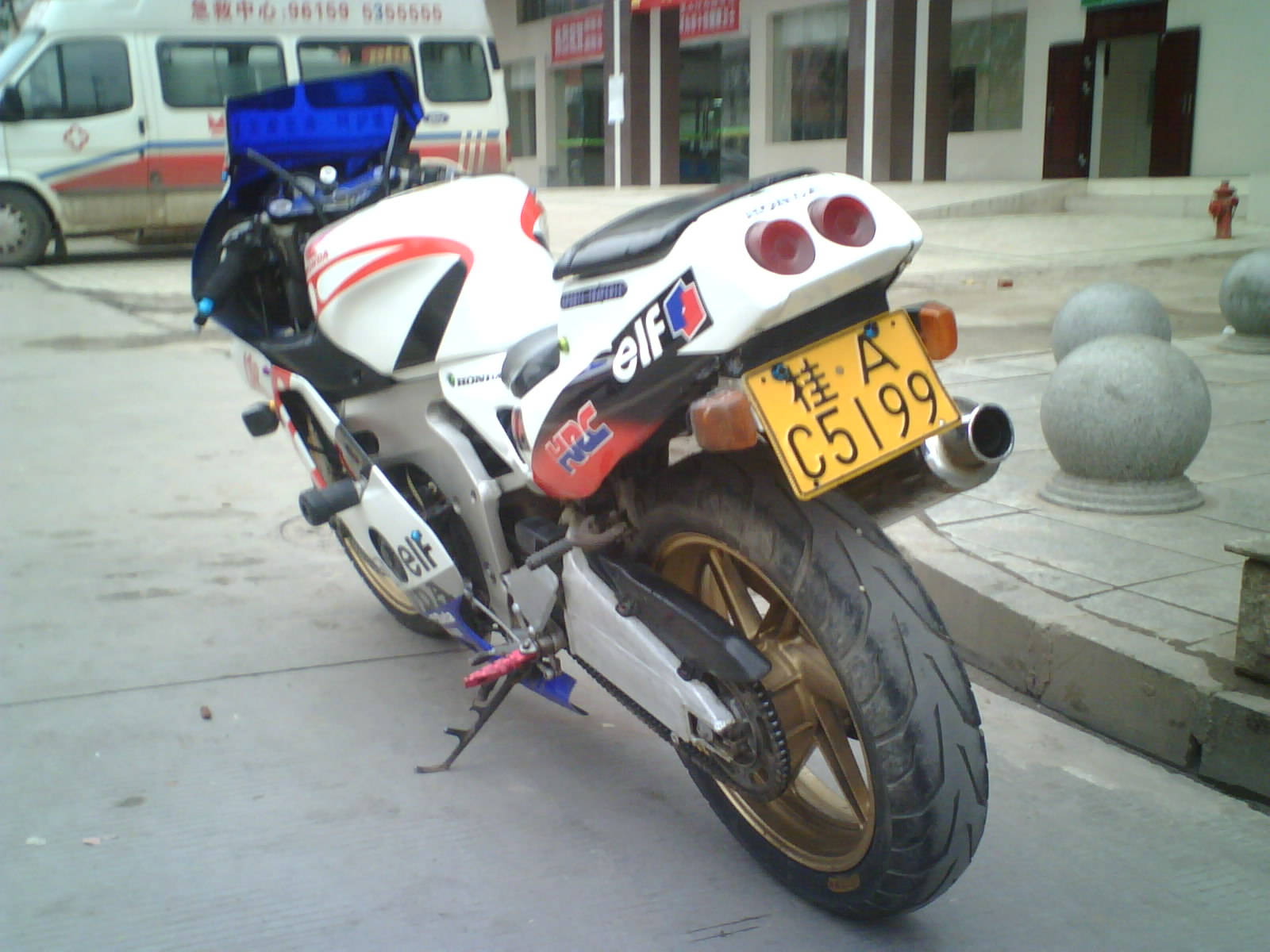 湖南邵阳7500RMB出售本田CBR250RR  22期跑车