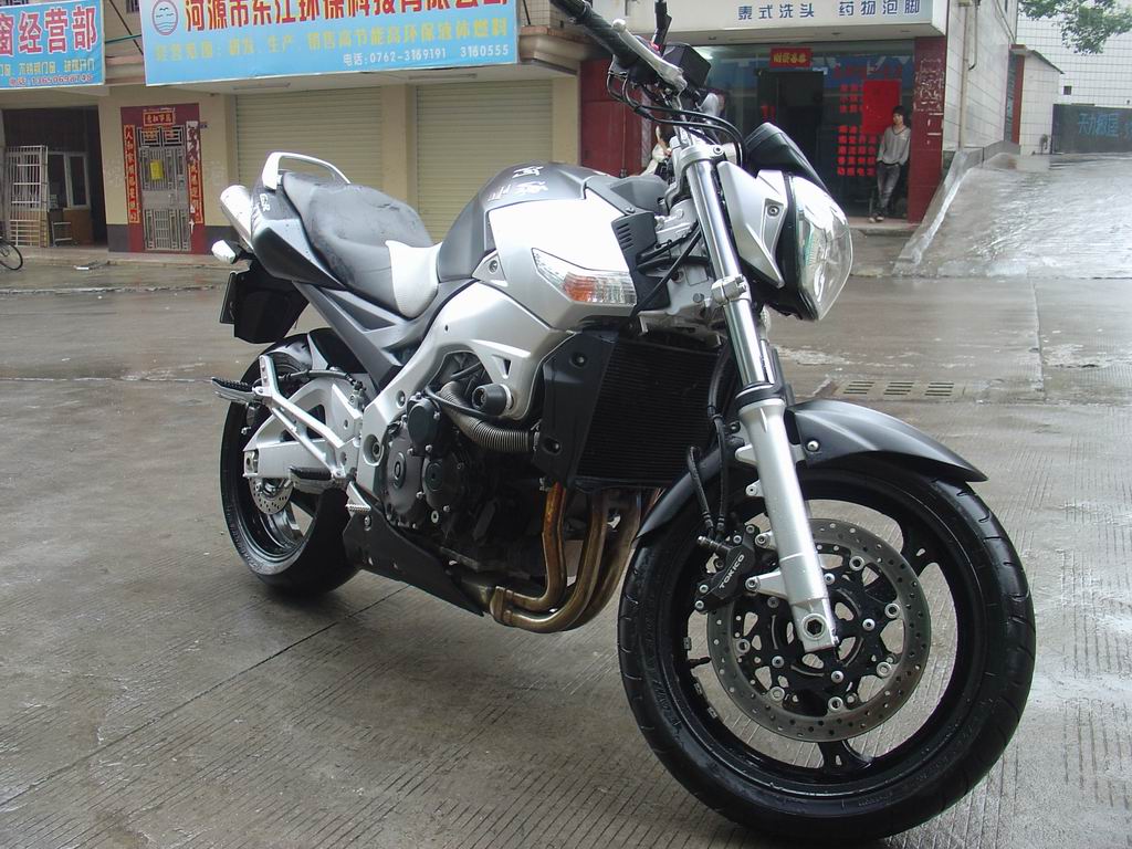广东河源51000元出售06年SUZUKI GSR-600..