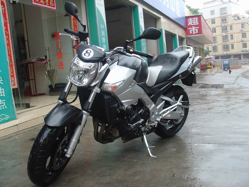 广东河源51000元出售06年SUZUKI GSR-600..