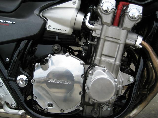 广州39800转让04电喷CB1300一部~~