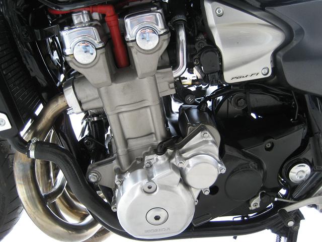 广州39800转让04电喷CB1300一部~~