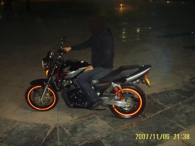 [原创]出售 广西东兴2003本田cb400  v-tech 24000  9.5成新