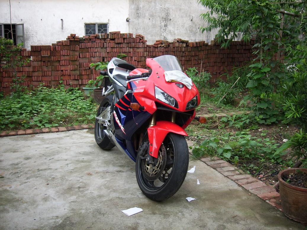 增城市新塘代朋友出售KTM640同赛场退役出来的04CBR600
