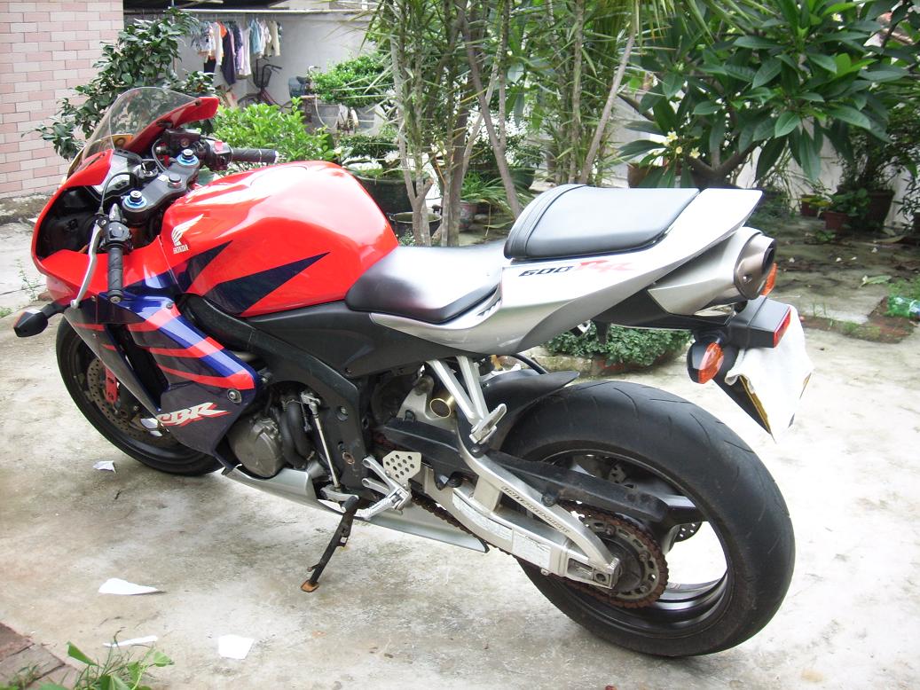 增城市新塘代朋友出售KTM640同赛场退役出来的04CBR600