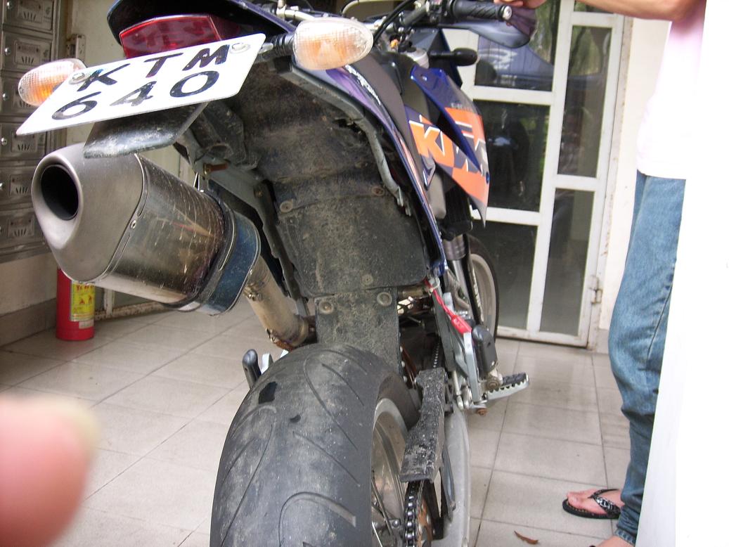 增城市新塘代朋友出售KTM640同赛场退役出来的04CBR600