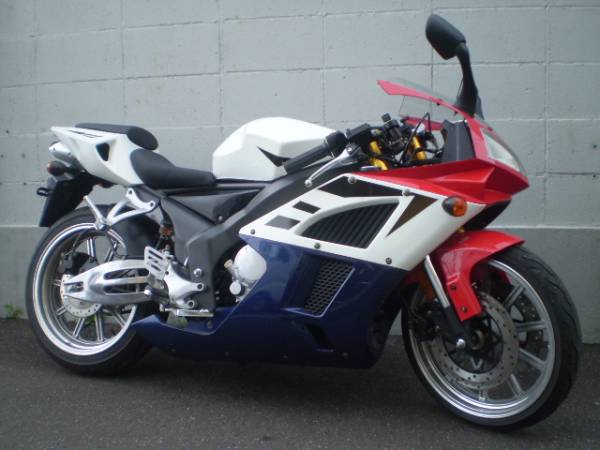 国产 CBR1000 款