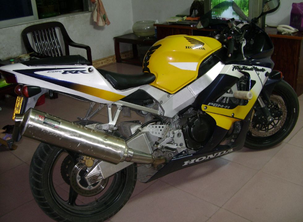 [原创]广东云浮地区出售本田CBR929一台33000元