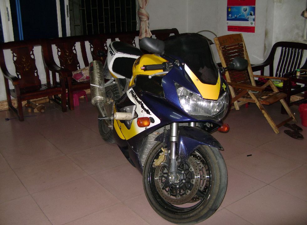 [原创]广东云浮地区出售本田CBR929一台33000元