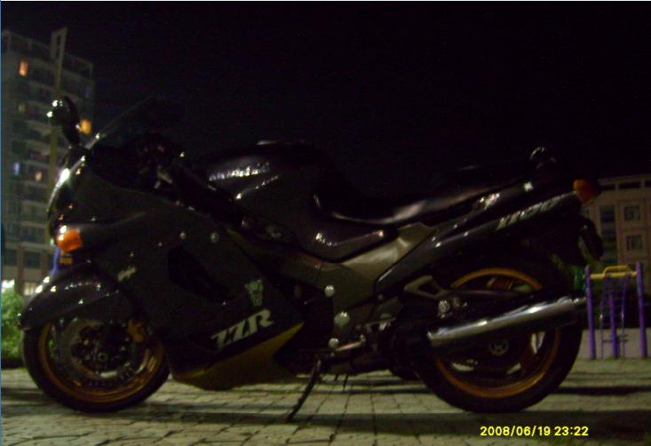 湖北十堰  2W1  售98年原版非原漆ZZR1100