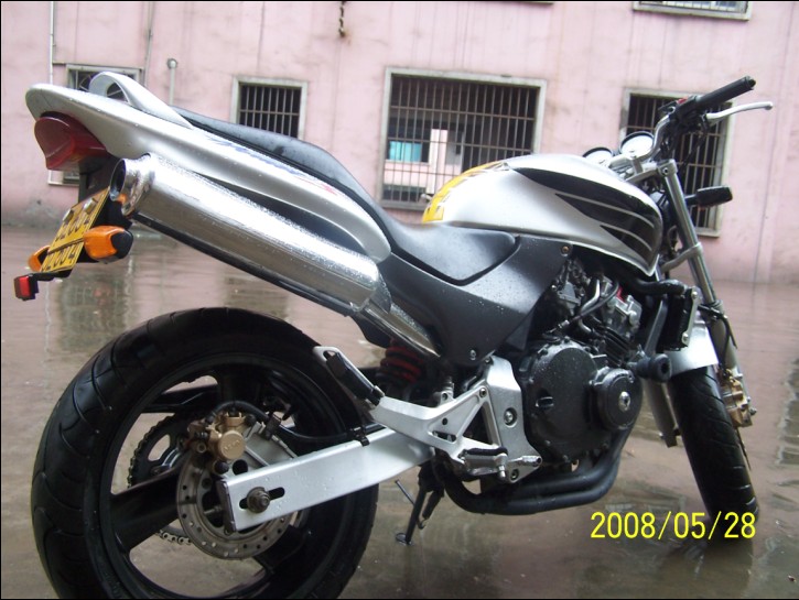 因为看上金翼1800.出售自己玩的3台车.小黄蜂.无法无天.KX80.价钱里面有  本人在贵州.遵义
