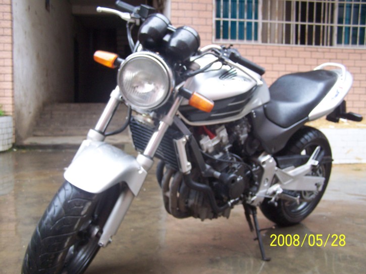 因为看上金翼1800.出售自己玩的3台车.小黄蜂.无法无天.KX80.价钱里面有  本人在贵州.遵义