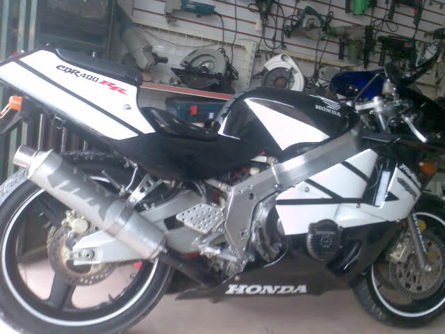 广东东莞９７００元代友出本田ＣＢＲ４００ＲＲ一台