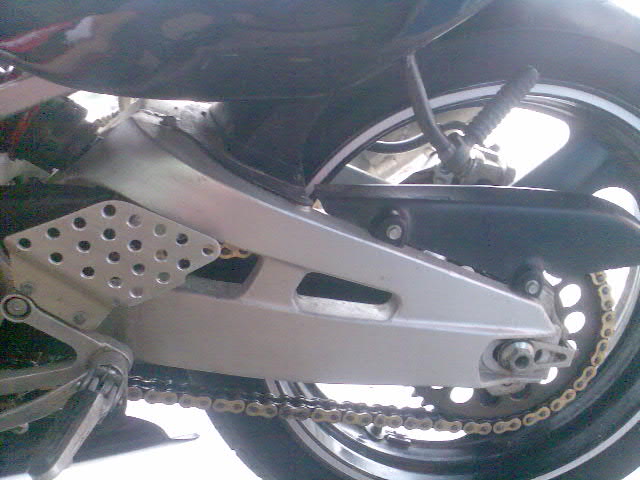 广东东莞９７００元代友出本田ＣＢＲ４００ＲＲ一台