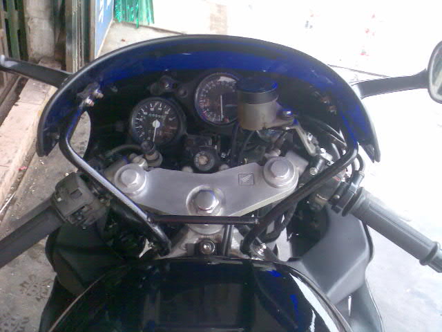 广东东莞９７００元代友出本田ＣＢＲ４００ＲＲ一台