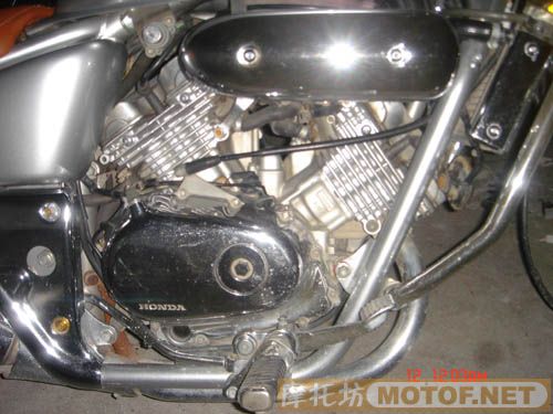 深圳坪地代友出售三台车,96CB400,13800,XJR400,11500,玛格纳250,8000