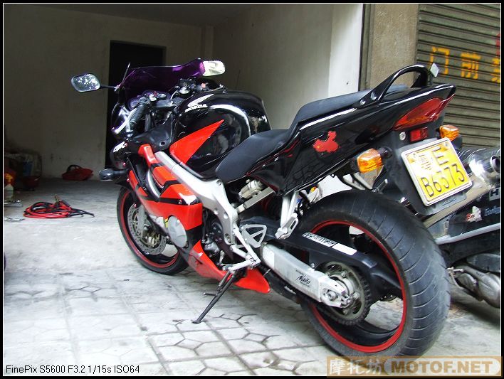 [推荐]佛山禅城23800代友卖CBR600 F4一台