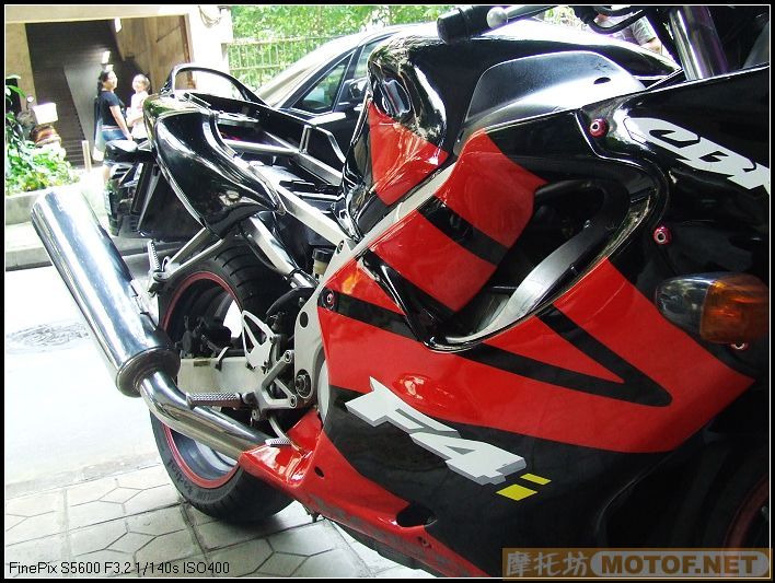 [推荐]佛山禅城23800代友卖CBR600 F4一台