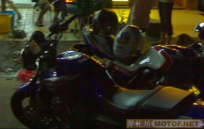[原创]广东开平代卖94CB400 13000元(可换CBR600或同级数的跑车)另还有多台9成新的女装车