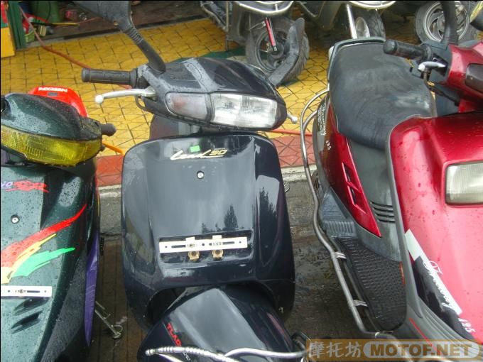 [原创]广东开平代卖94CB400 13000元(可换CBR600或同级数的跑车)另还有多台9成新的女装车