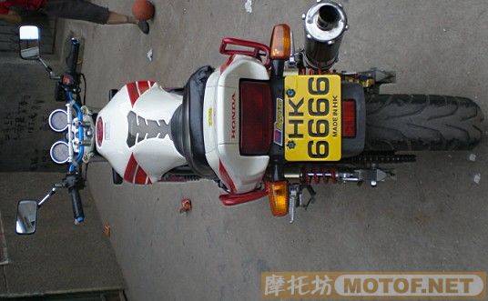 湖北　黄石１５０００出售纯水车矿　９８ＣＢ４００　送全新（ＯＧＫ　ＦＦ４头盔）