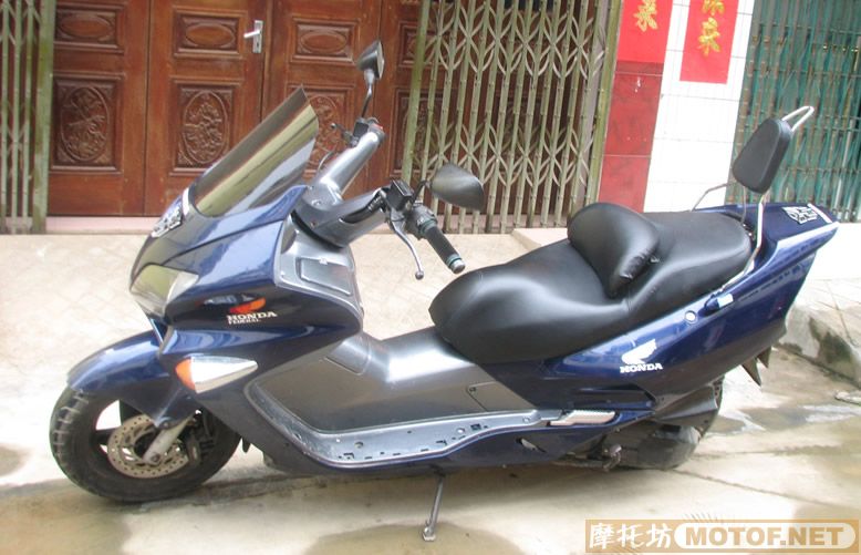 广西凭祥市15000出售一台01款本田FORZA（佛沙），有牌有证