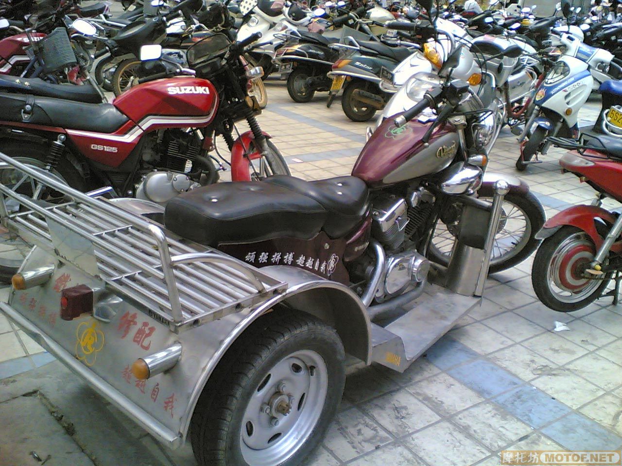 在吴川市见到的机车