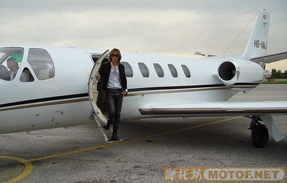 日本仔富豪青山光司的奢华生活（好过分的私人车库）