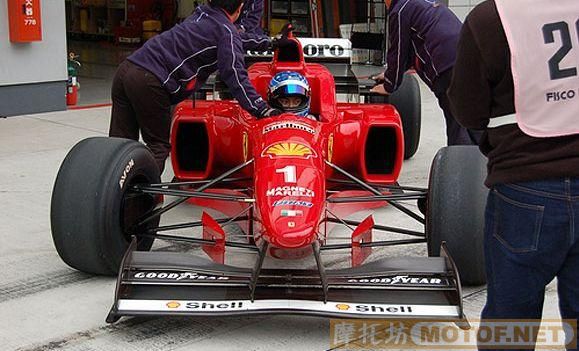 日本仔富豪青山光司的奢华生活（好过分的私人车库）