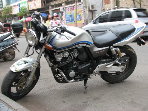 江西赣州便宜出售带牌00年VTEC-1 (CB400)