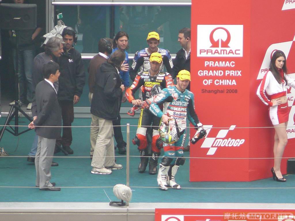 《英雄挥别上海场》记MOTO GP中国大奖赛摩托坊团ROUND 3　赛场大战