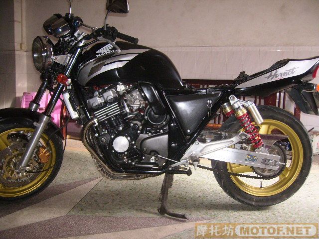 广东阳江市出售94CB400~套好牌~号码全有~现售11500~小刀