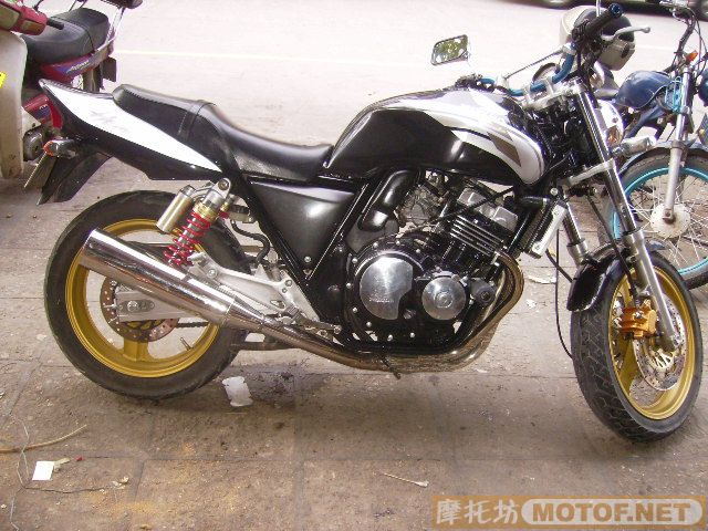广东阳江市出售94CB400~套好牌~号码全有~现售11500~小刀