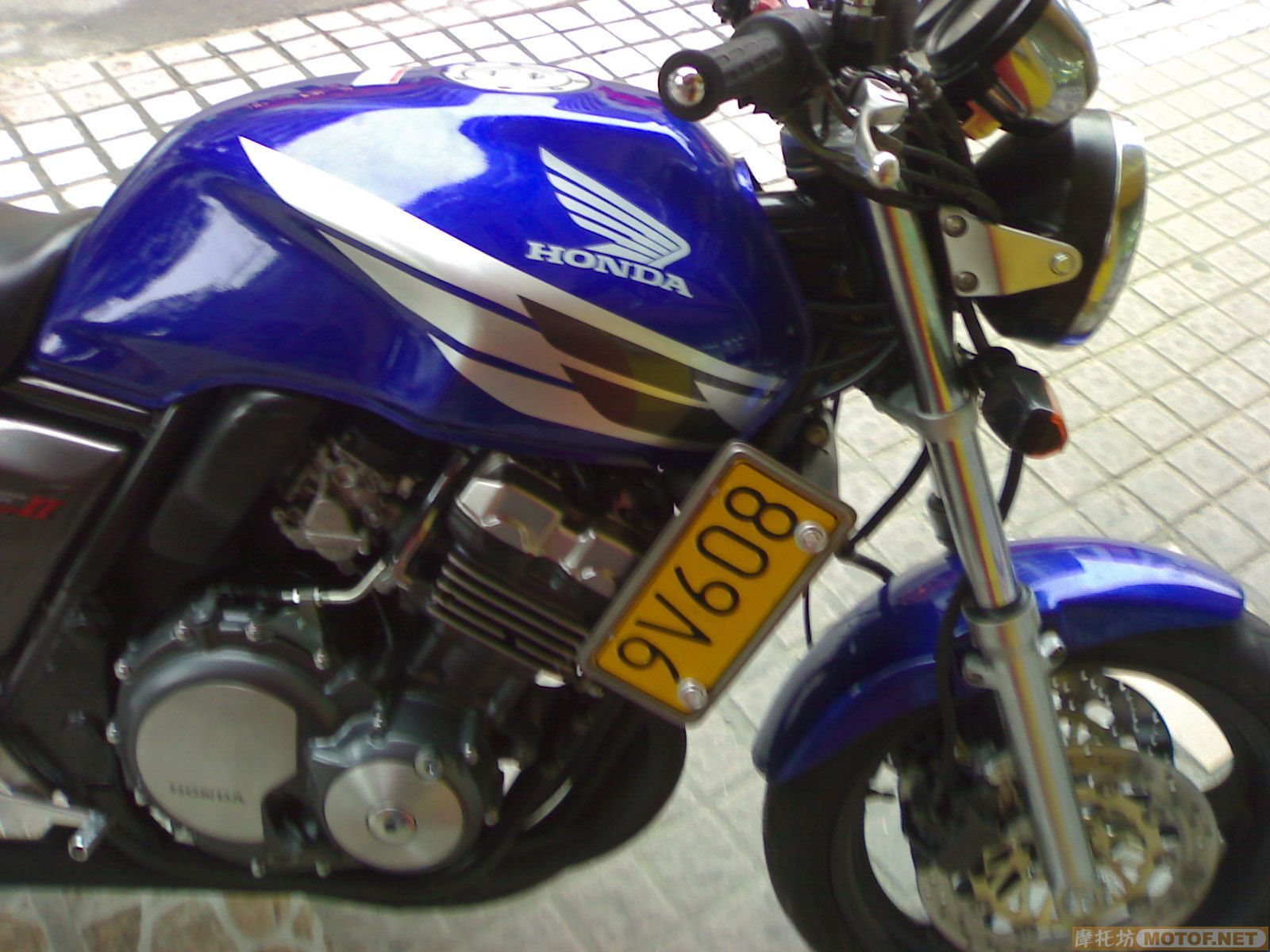 [原创]广东开平代卖94CB400 13000元(可换CBR600或同级数的跑车)另还有多台9成新的女装车