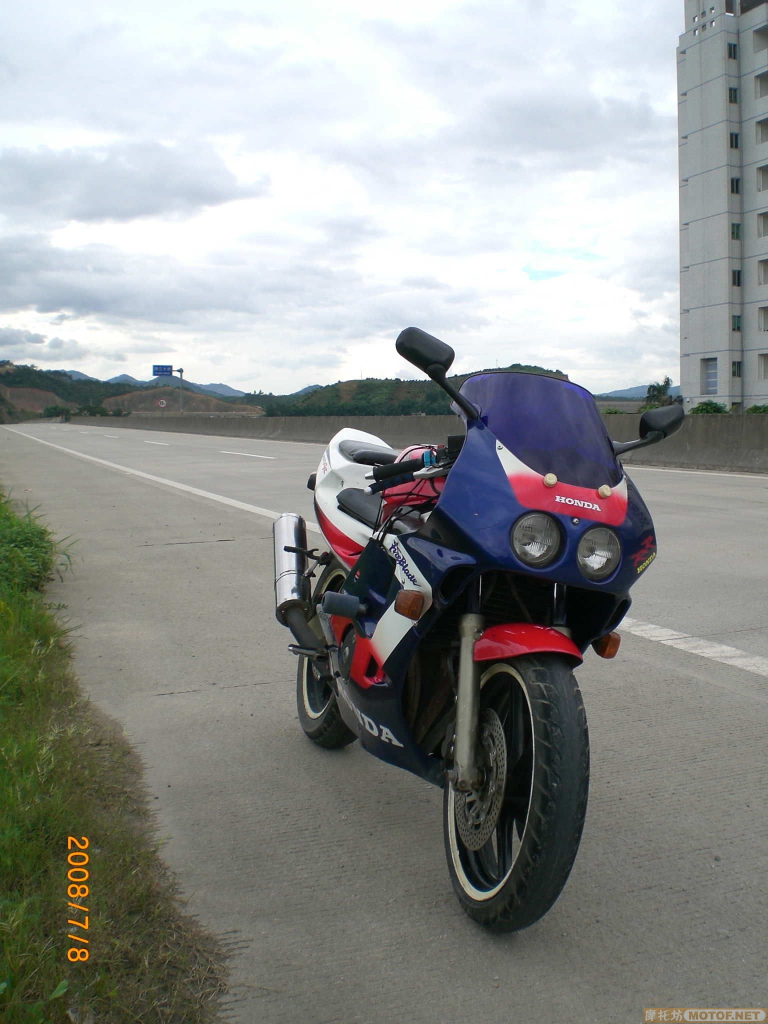 佛冈.9500元出售CBR22.