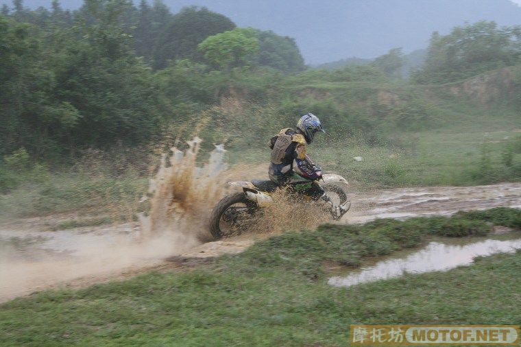 这绝对不是一棵流星！！！！！！！！！！！！