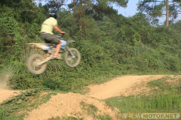 这绝对不是一棵流星！！！！！！！！！！！！