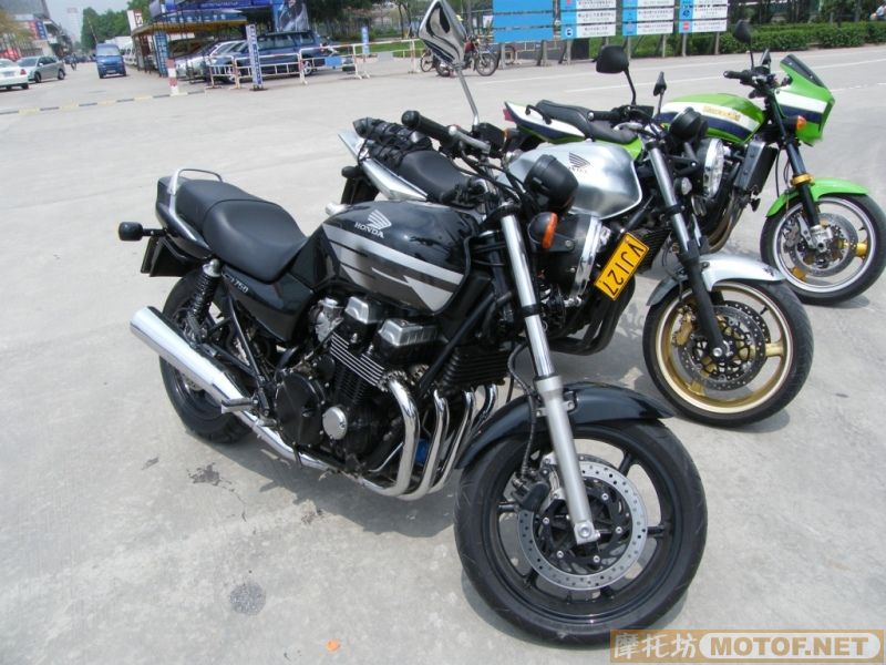 广东佛山代友出售02年完美CB750