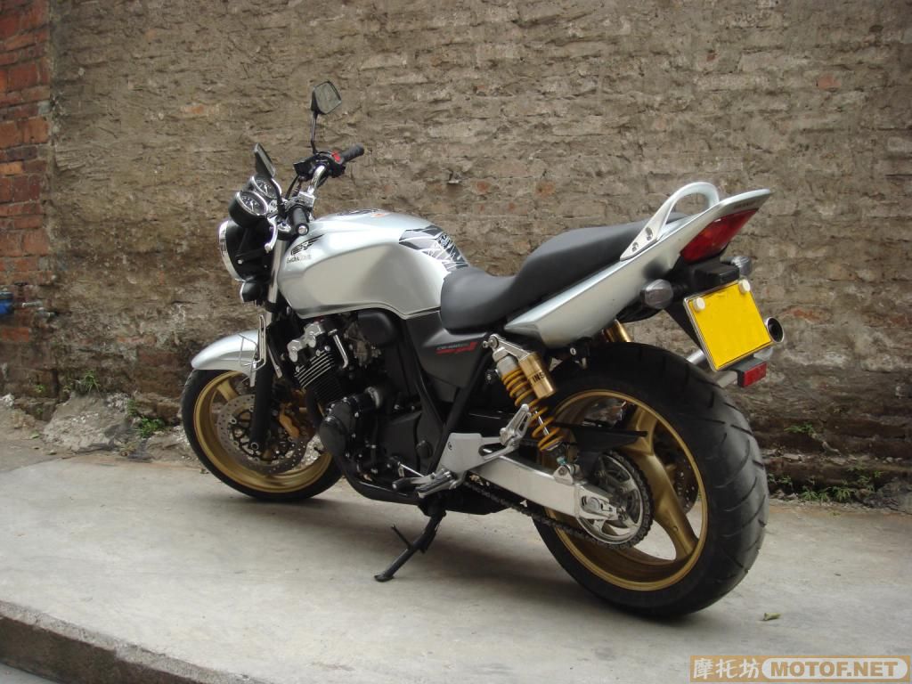 广东佛山代友出售02年完美CB750年超爽VTEC-3!