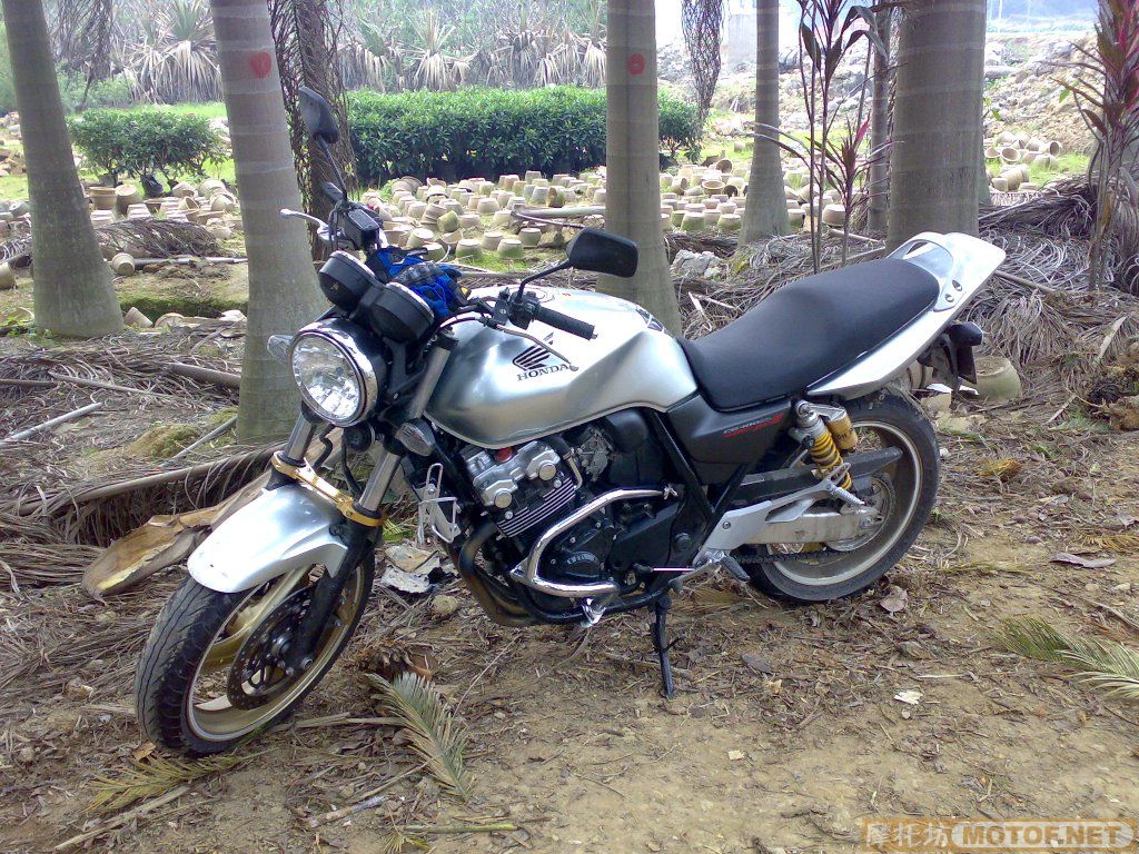 广东佛山代友出售02年完美CB750年超爽VTEC-3!