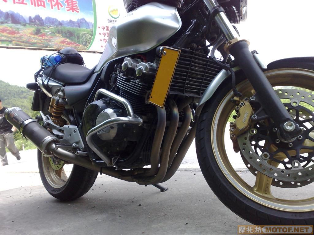 广东佛山代友出售02年完美CB750年超爽VTEC-3!