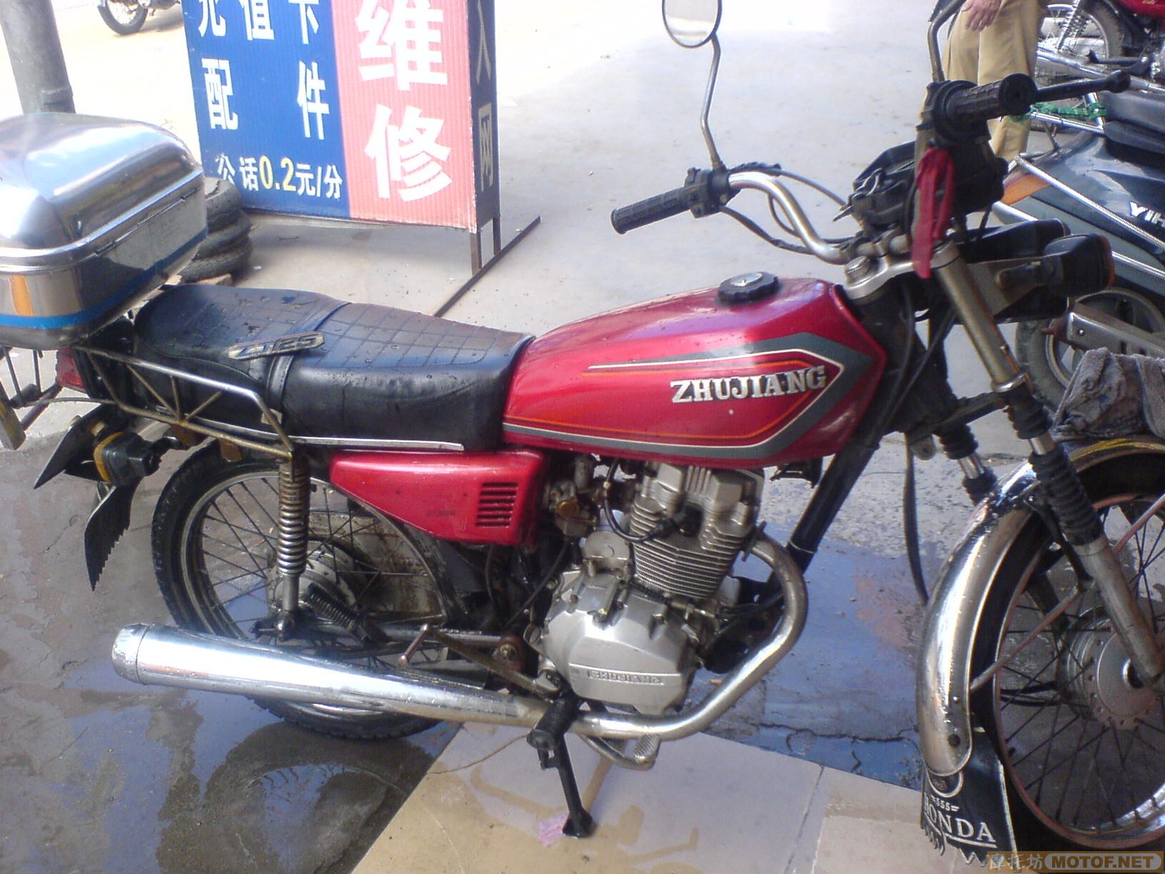 广东阳江代友出售CBT125CC1600元和ZJ125CC1100元。接小刀