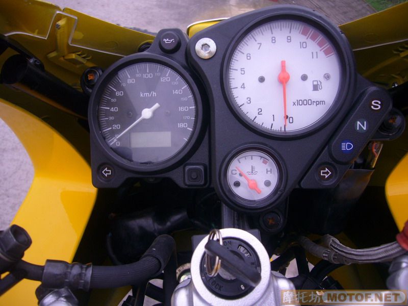 广东鹤山沙坪出售VTR1000,为换欧板04CB1000.价24000元出售