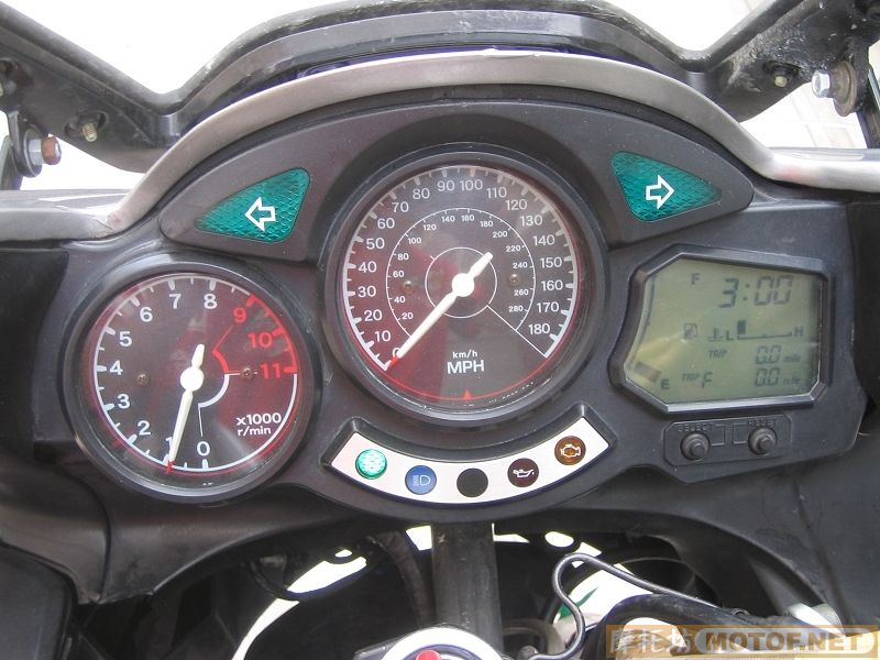 四川49000出售FJR1300一台.