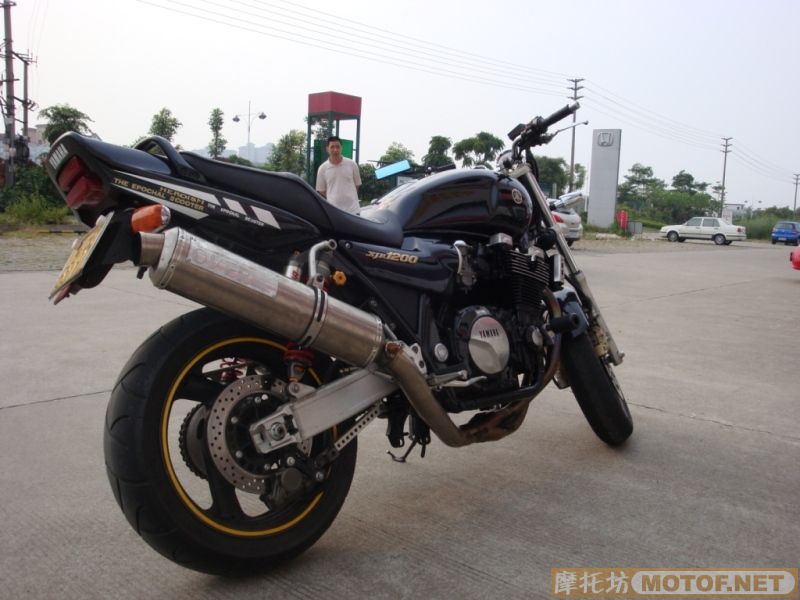 广东佛山代友出售02年完美CB750\06年超爽VTEC-3!
