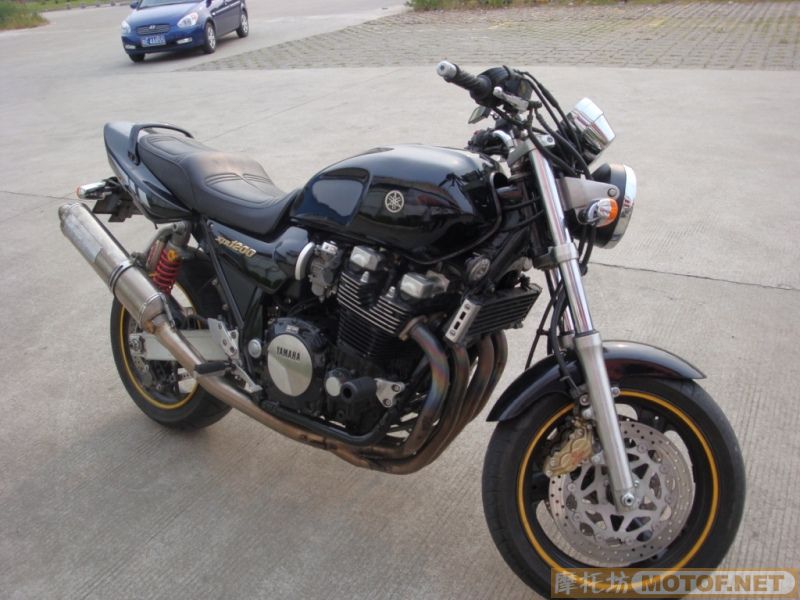 广东佛山代友出售02年完美CB750\06年超爽VTEC-3!