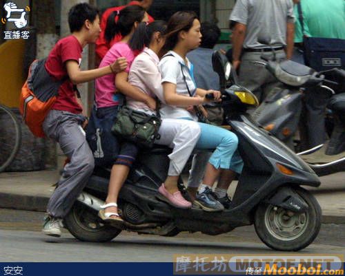 交通工具还是摩托车好...