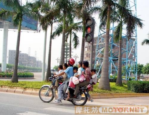 交通工具还是摩托车好...